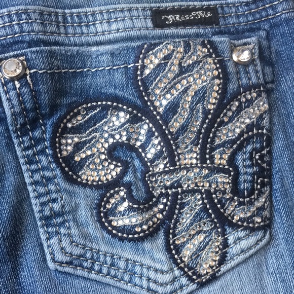 Miss Me Fleur De Lis Rhinestone Distressed Patches Straight Leg Jeans size 26 - Picture 6 of 13